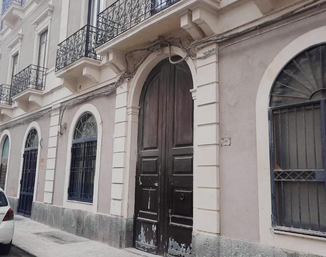 L&L House Apartment Катания Екстериор снимка