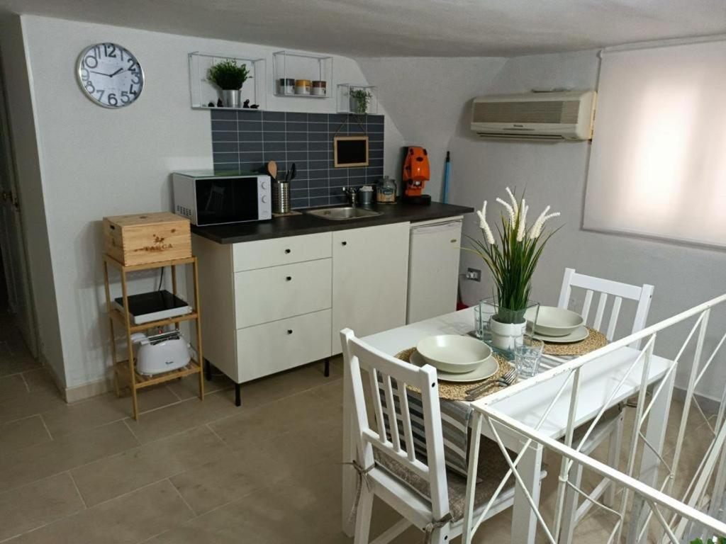 L&L House Apartment Катания Екстериор снимка